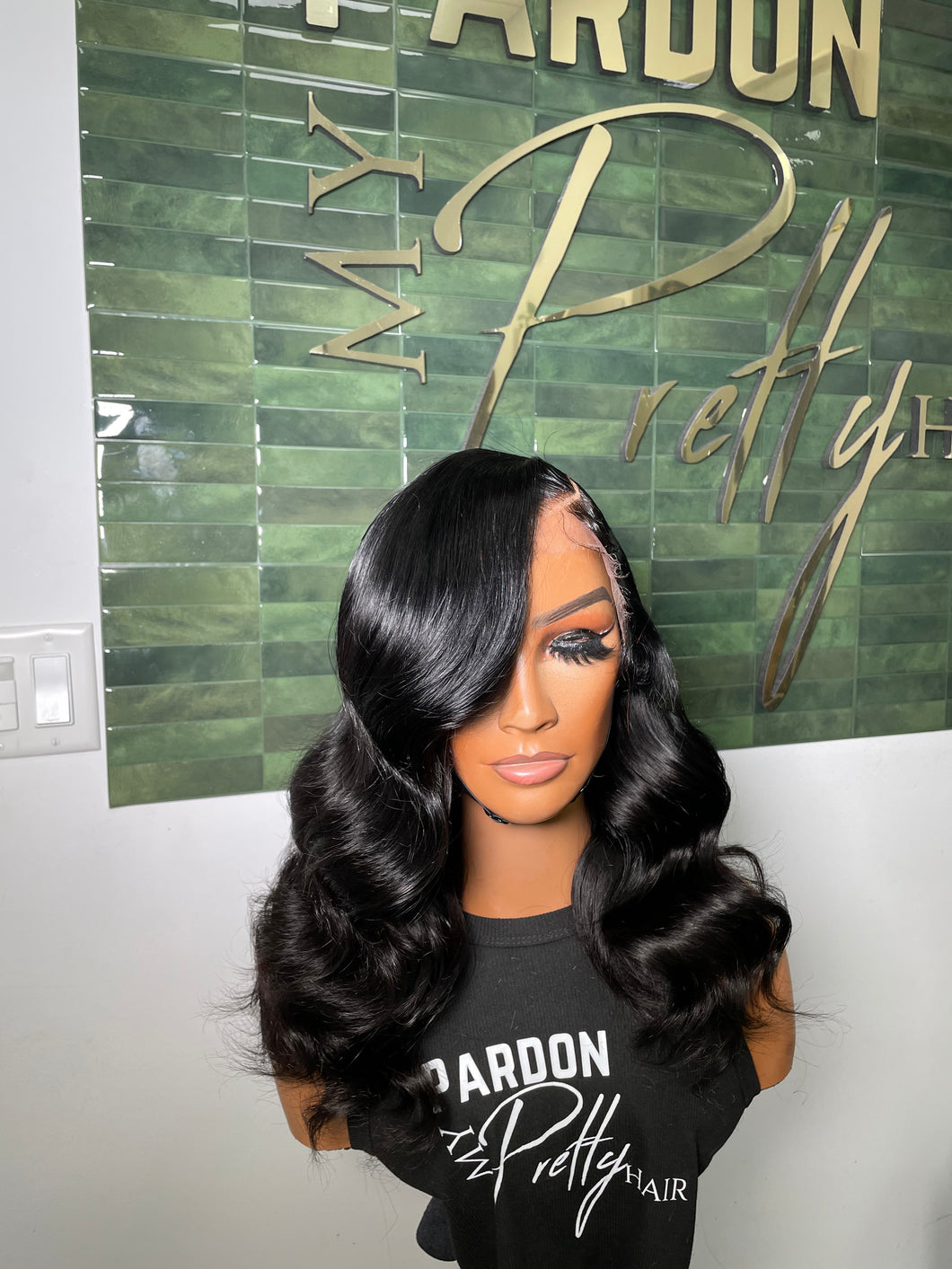 Medium cap jet black grab n go